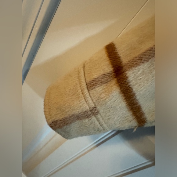 Joie Tan Plaid Cropped Fleece Jacket - Picture 6 of 9